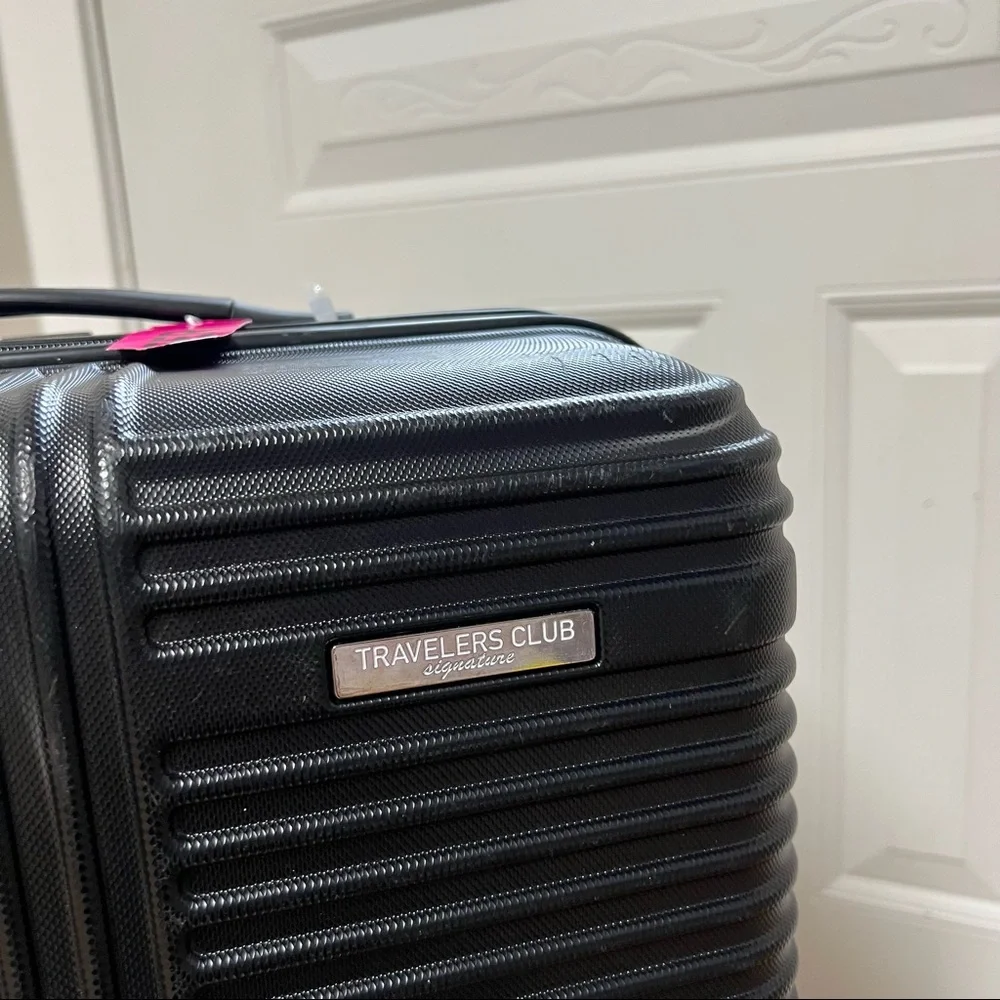 Travlers Club medium size luggage bag travel 25”